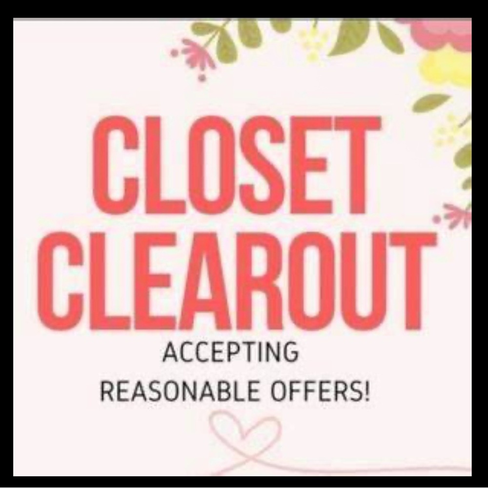 Closet Clearout Sign